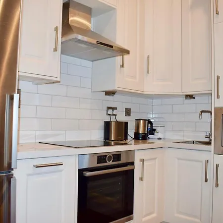 Beautiful 2 Bedroom Ballsbridge Near The Aviva * Dublin